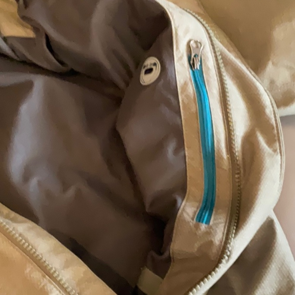 REI Kids Olive Raincoat - Picture 5 of 8
